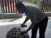 Jajaran Petugas Kamtib dan KPLP Lapas Purwokerto Lakukan Perawatan Rutin dan Rolling Gembok Blok Hunian