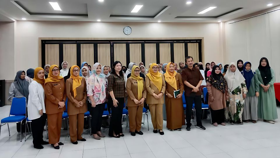 PT Anandita Kirana Rasa saat adakan program pelatihan cooking class untuk memberdayakan Perempuan Kepala Keluarga Kota Cimahi. (Dok. Istimewa)