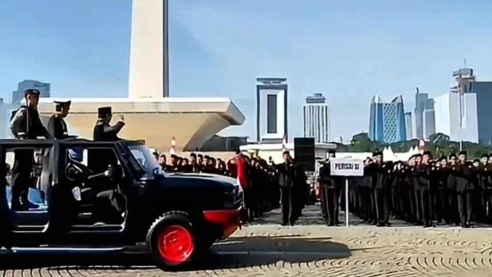Presiden Prabowo apresiasi Batalyon Perisai Syarikat Islam di momen HUT Bhayangkara ke-79. (Dok. Istimewa)