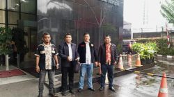 LSM KOREK saat datangi KPK untuk sampaikan laporan pengaduan dugaan korupsi terkait kasus Nikita Mirzani. (Dok. Istimewa)