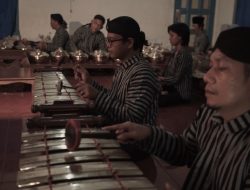 Babad Alas Wanakerta : Bingkai Sejarah Dalam Alunan Musik , Dari Kartasura untuk Nusantara