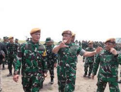 Kasad Tinjau Latihan Menembak Senjata Berat Arhanud di Kebumen