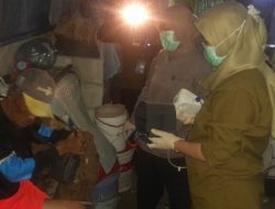 Wujud Gotong Royong: Warga, Dinsos, dan Puskesmas Bersatu Bantu Pasien Sakit Berat di Jakarta Barat