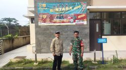 Babinsa di Wilayah Koramil 03/Sukmajaya Pasang Spanduk Pamflet/Brosur Rekrutmen Penerimaan Prajurit TNI AD TA 2026