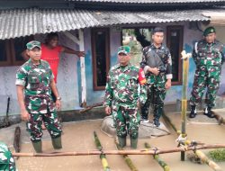 Kodam Jaya Hadir di Tengah Banjir, Evakuasi Warga Hingga Perbaikan Tanggul Jebol