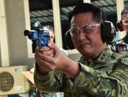 Asah Naluri Tempur, Dankodaeral IV Ikuti Uji Menembak