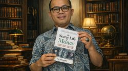 UANG: TUHAN BERWUJUD BENDA