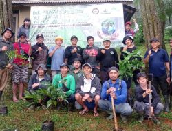 Perhutani Bersama Stakeholder Gelar Penanaman Pohon di Wisata Langlang Panyawangan