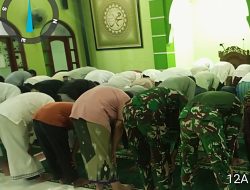 Hangatnya Kebersamaan TNI dan Warga Sukamaju, Tarawih TMMD Jadi Penguat Silaturahmi di Bulan Ramadan