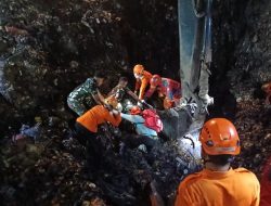 Gerak Cepat Yonarmed 7/BG Bantu Penanganan dan Evakuasi Longsor Gunung Sampah di Bantargebang