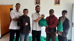 Perhutani KPH Bandung Utara Bagikan Bantuan Sembako Untuk Mitra Penyadap Getah Pinus