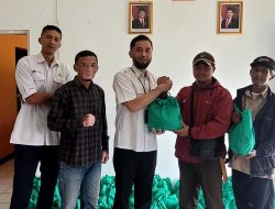 Perhutani KPH Bandung Utara Bagikan Bantuan Sembako Untuk Mitra Penyadap Getah Pinus