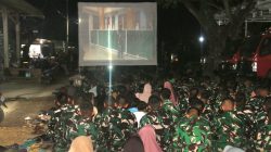 Kebersamaan Satgas TMMD dan Warga Desa Godo Terjalin Hangat Lewat Nobar Bareng