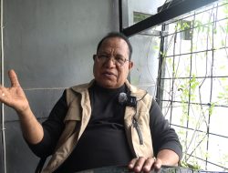 Willem Frans Ansanay Bela Jokowi: Hadiri Undangan Rakyat Kok Dipersoalkan?