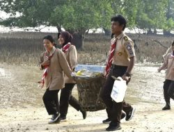 Sambut HUT Pertama, Kodaeral IV Gelar Aksi Bersih Pantai Bersama Saka Bahari
