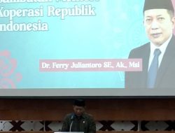 Jusuf Kalla Lantik Pengurus BKMM-DMI, Ferry Juliantono Ajak Majelis Taklim Bangun Koperasi Masjid