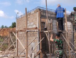 Satgas TMMD Ke-129 Kodim 1311/Morowali Laksanakan Pengecoran Sloof Atas MCK Masjid Desa Polewali