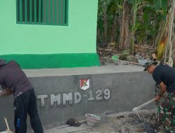 Renovasi RTLH Milik Bapak Suardi Terus Berproses, Satgas TMMD Laksanakan Pengecatan dan Pembuatan Tulisan