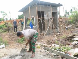Masyarakat Desa Polewali Bersyukur, Satgas TMMD Ke-129 Bangunkan MCK di Pelataran Masjid