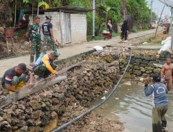 Kemanunggalan TNI-Rakyat Kembali Terlihat di Pembangunan Rabat Beton Desa Polewali