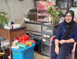 Jumat Berkah, Warung Es Kelapa Gondang Legi Makmur Bagikan Porsi Gratis untuk Jemaah dan Warga