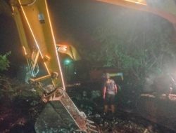 Optimalkan Sasaran Fisik TMMD, Satgas Laksanakan Lembur Malam Demi Percepatan Pembukaan Jalan