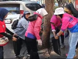 Jalan Sehat dan Pungut Sampah, Cara Paguyuban Balad’88 dan Komunitas Leuleumpangan Merawat Bandung