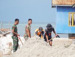 Material Pasir Diangkut untuk Percepatan Pekerjaan Rabat Beton Jalan Desa Polewali