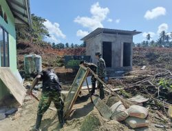 Pekerjaan MCK Masjid Desa Polewali Masuki Tahap Pengaplasan dan Pemasangan Keramik Lantai