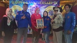 Intan Wakili JA’PERS Serahkan Plakat Kehormatan pada Anniversary ke-9 IK, Perkuat Sinergi di Kota Bogor
