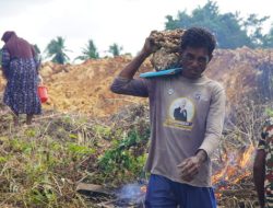 Suasana Kebersamaan Satgas TMMD dan Warga Warnai Gotong Royong di Lokasi Manunggal Air
