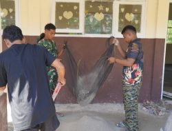 Pengecoran Lantai Ruang Kelas SDN Polewali Terus Dipercepat Satgas TMMD Ke-129