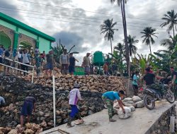 Antusiasme Warga Desa Polewali Tinggi, Kompak Laksanakan Kerja Bakti di Masjid