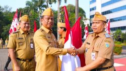 Jelang HUT ke-81 RI, Pemkot Jaktim Canangkan Gerakan Pembagian Bendera Merah Putih