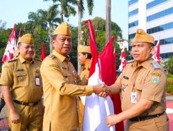Jelang HUT ke-81 RI, Pemkot Jaktim Canangkan Gerakan Pembagian Bendera Merah Putih