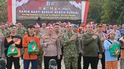 HUT ke-81 RI, Kodim Depok Bersihkan 600 Meter Sungai Kali Baru Timur