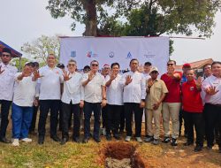 Wali Kota Munjirin Letakkan Batu Pertama Pembangunan Balai Warga Cilangkap