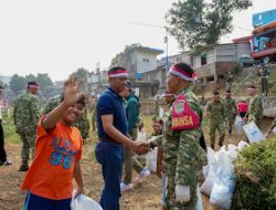 Pemprov DKI, TNI-Polri Gelar Karya Bakti Bersihkan Sungai Bidara Cina