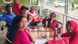 Ketua Panpel Nurul Rosalina Pimpin Rapat Pemantapan Milad ke-2 JA’PERS di Cafe Taman Tanah Sareal
