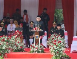 Wali Kota Jakpus Arifin Pimpin Upacara HUT ke-81 RI di Lapangan Banteng