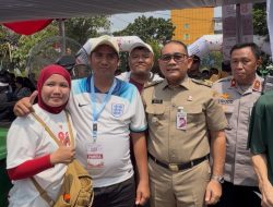 Sambut HUT ke-81 RI, Warga Senen Diserbu Sembako, Cek Kesehatan Gratis hingga Doorprize
