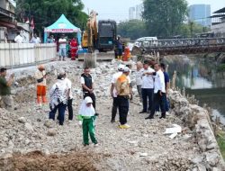 Wali Kota Munjirin Tinjau Jalan Amblas di Jalan Cinta, Rekonstruksi Mulai Dikerjakan