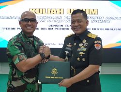 Komandan Pussiberad Berikan Kuliah Umum di STHM, Bahas Peran Strategis Sarjana Hukum di Era Perang Kognitif dan Ancaman Digital
