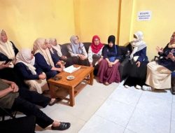 Pemerintah Desa Makasari Bagikan Insentif kepada Guru Ngaji, DTA, dan Lembaga Desa