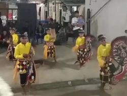 “Semarak HUT RI, Warga Pagakwungu Gelar Kuda Lumping dan Makan Bersama”