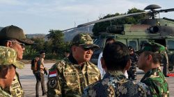 Di Hari Kemerdekaan, Menhan Sjafrie Hadir Salurkan Bantuan bagi Warga Terdampak Gempa NTT