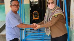 Dukung PAUD, Kades Makasari Serahkan APE Luar ke 10 Lembaga di Kalapanunggal