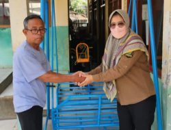 Dukung PAUD, Kades Makasari Serahkan APE Luar ke 10 Lembaga di Kalapanunggal