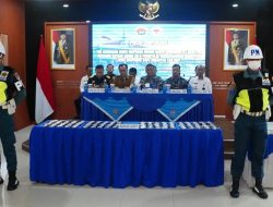 TNI AL GAGALKAN PEREDARAN 240 CARTRIDGE VAPE MENGANDUNG ETOMIDATE DI PERAIRAN KARIMUN