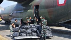 Dukung Penanganan Karhutla, Lanud Halim Perdanakusuma Kembali Kirim APD dan Tabung Oksigen ke Kalimantan